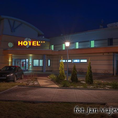 Majewski Hotel & Spa Мальборк Экстерьер фото