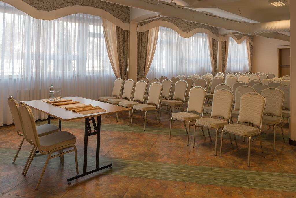 Majewski Hotel & Spa Мальборк Экстерьер фото