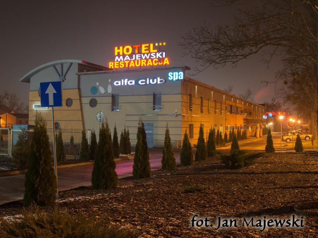 Majewski Hotel & Spa Мальборк Экстерьер фото