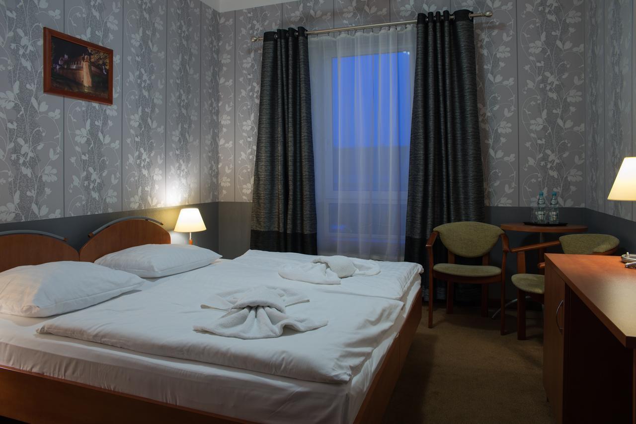 Majewski Hotel & Spa Мальборк Экстерьер фото