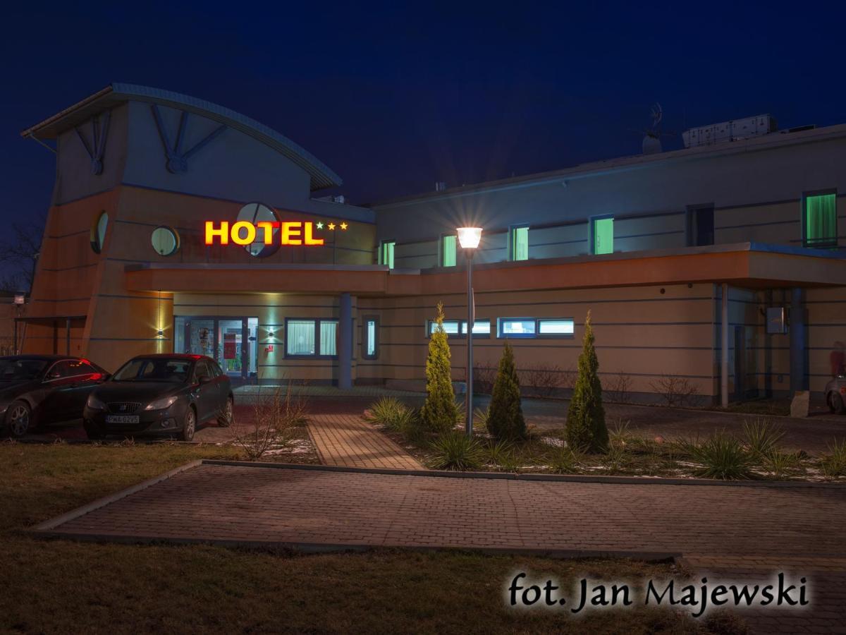 Majewski Hotel & Spa Мальборк Экстерьер фото